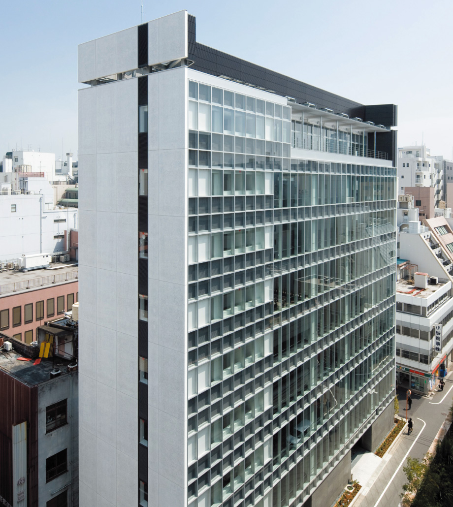 ユアサ商事株式会社 様の建物外観写真